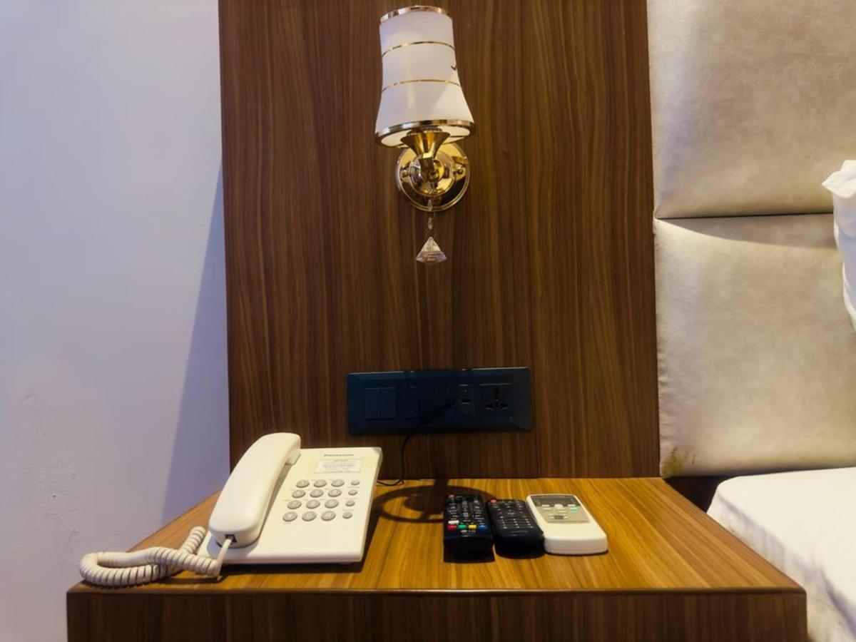 Asian Buddha Hotel Bhairāhawā Extérieur photo